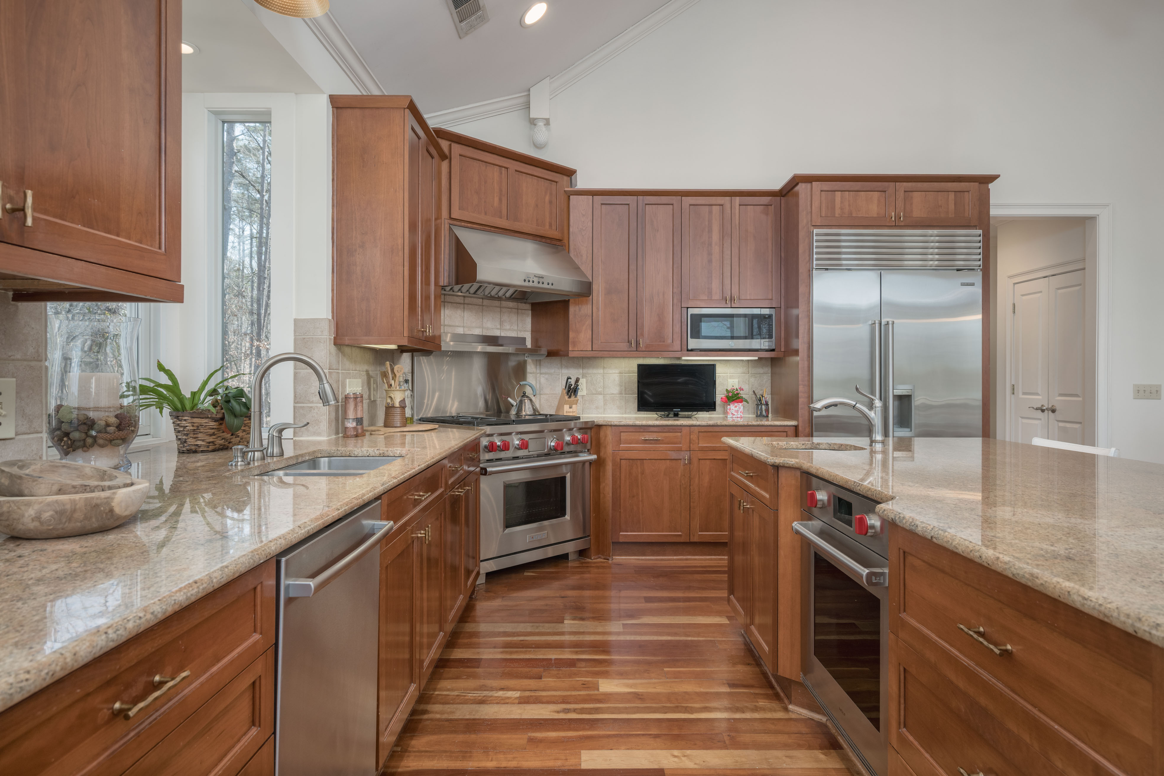 1041 Ruth's Way image 25